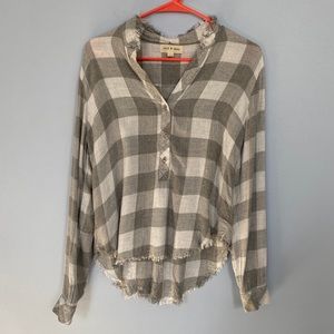 Cloth & Stone Soft Plaid Long Sleeve V-Neck Top